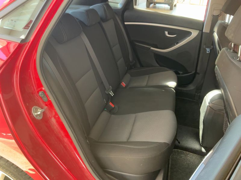 Hyundai i30 1.6 CRDi Go! 2015 – снимка 19