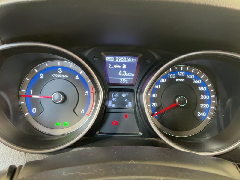 Hyundai i30 1.6 CRDi Go! 2015 – снимка 18