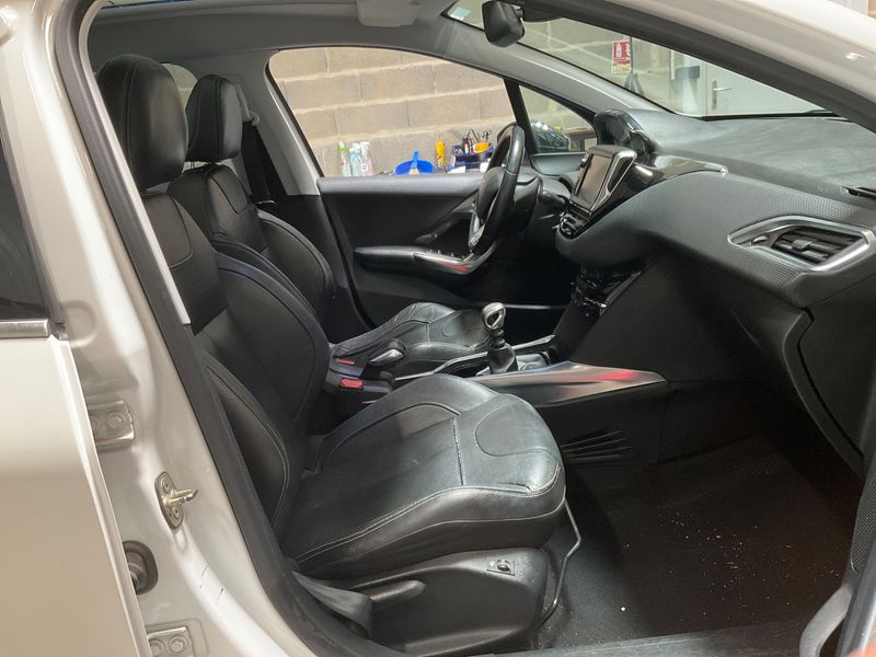 Peugeot 2008 1.6 e-HDi Feline Titane 2013 – снимка 3