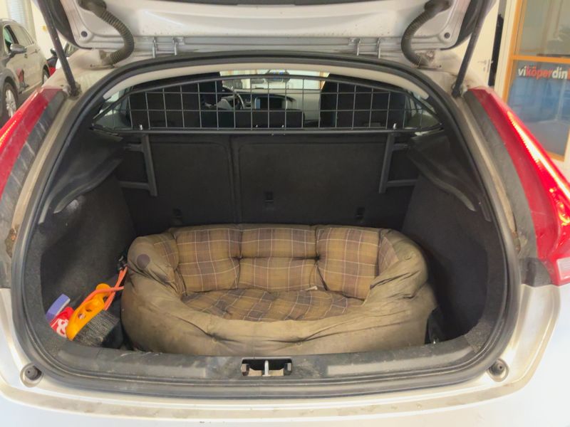 Volvo V40 2.0 D2 Kinetic 2016 – снимка 16