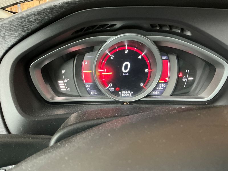 Volvo V40 2.0 D2 Kinetic 2016 – снимка 19