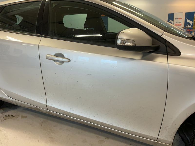 Volvo V40 2.0 D2 Kinetic 2016 – снимка 10