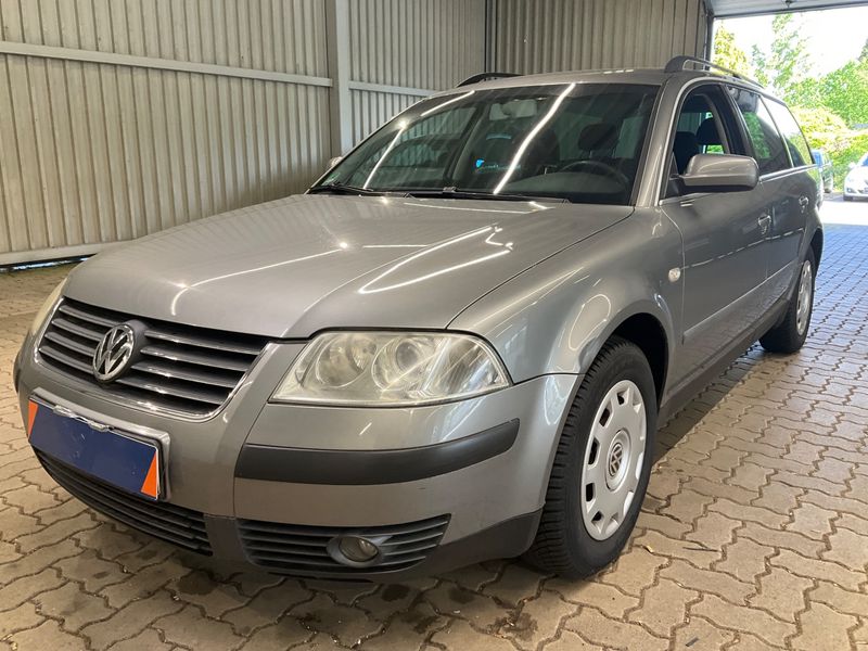 Volkswagen Passat 1.6 Family 2003 – снимка 1