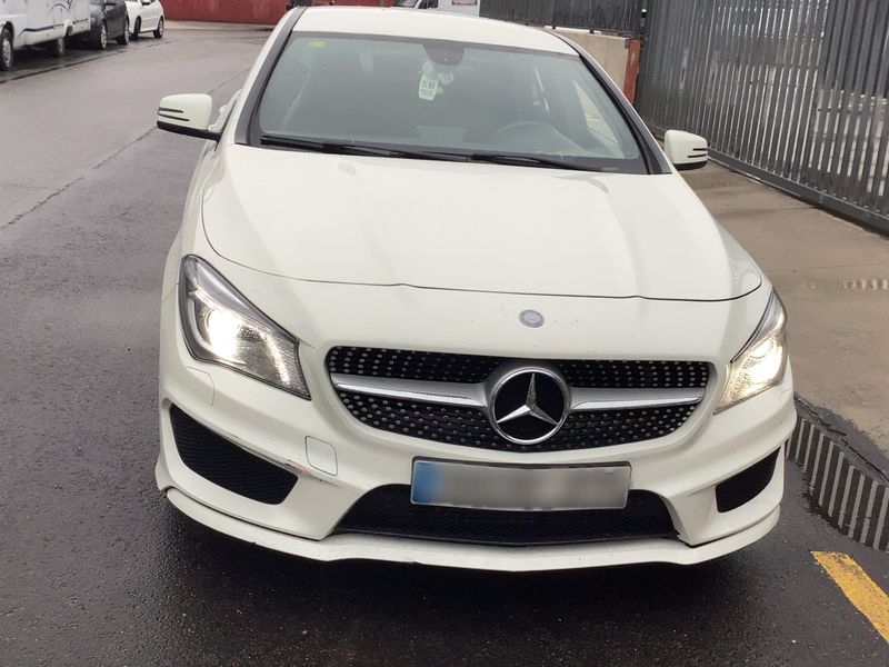 Mercedes-Benz CLA-Klasse CLA 200 d AMG Line 2015 – снимка 14