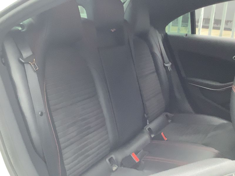Mercedes-Benz CLA-Klasse CLA 200 d AMG Line 2015 – снимка 19