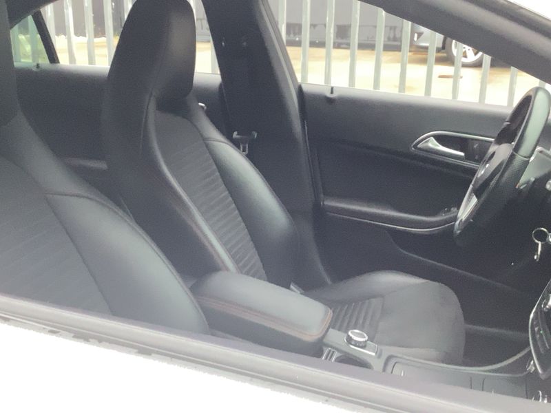 Mercedes-Benz CLA-Klasse CLA 200 d AMG Line 2015 – снимка 16