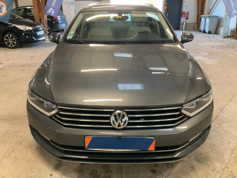 Volkswagen Passat 2.0 TDI Carat BlueMotion Tech 2016 – снимка 14
