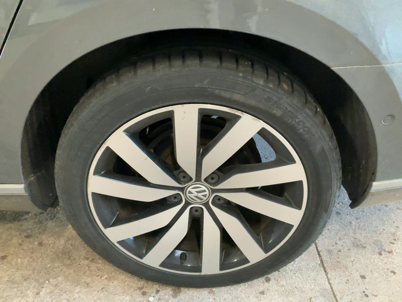 Volkswagen Passat 2.0 TDI Carat BlueMotion Tech 2016 – снимка 5