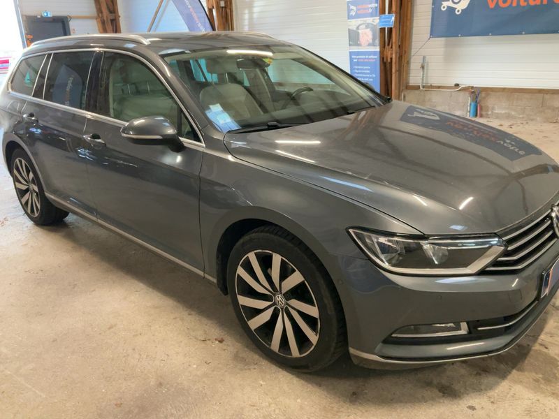 Volkswagen Passat 2.0 TDI Carat BlueMotion Tech 2016 – снимка 12
