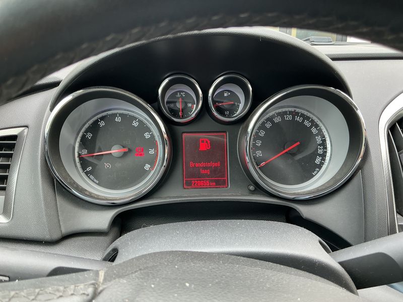 Opel Astra 1.6 Innovation 2011 – снимка 4