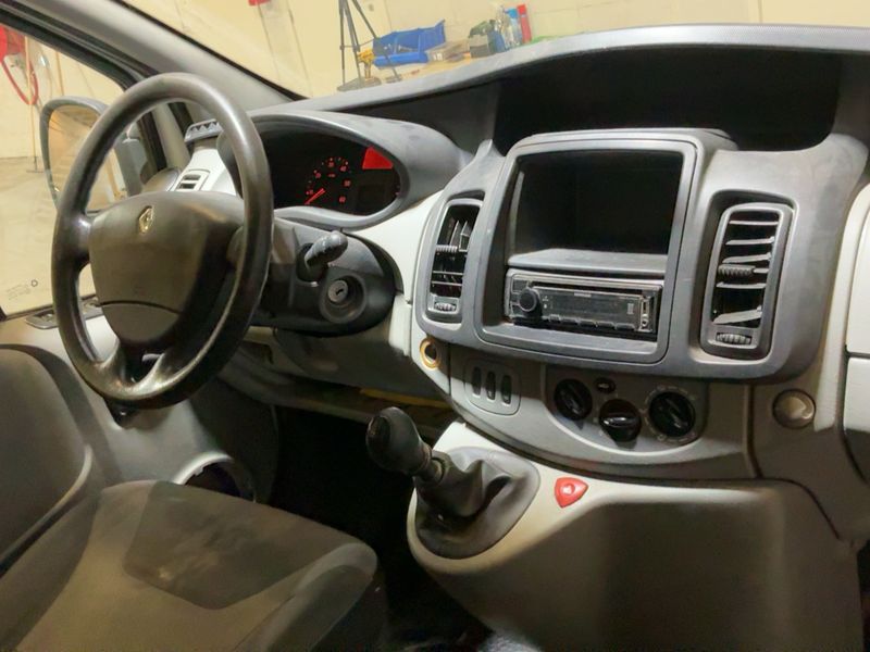 Renault Trafic 2.0 dCi L1H2 2,9t 2012 – снимка 12