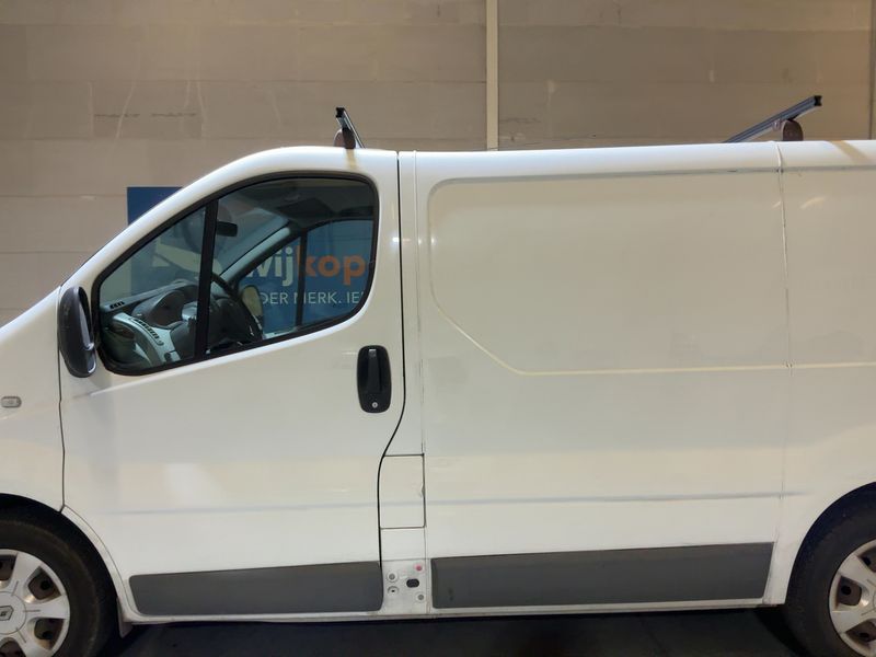 Renault Trafic 2.0 dCi L1H2 2,9t 2012 – снимка 4
