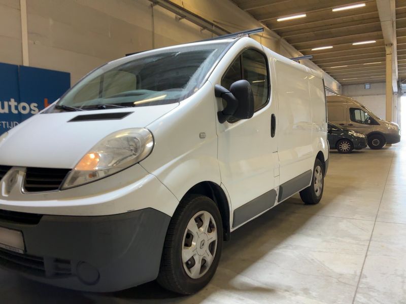 Renault Trafic 2.0 dCi L1H2 2,9t 2012 – снимка 2
