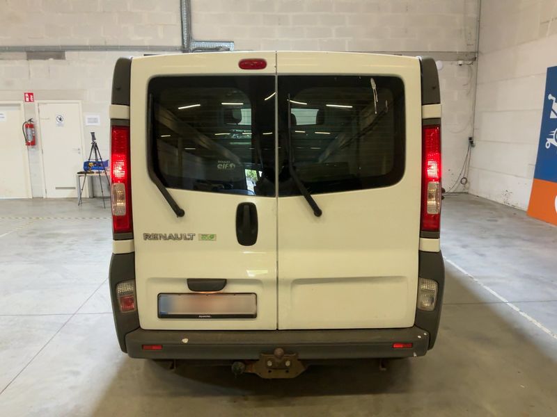 Renault Trafic 2.0 dCi L1H2 2,9t 2012 – снимка на щета