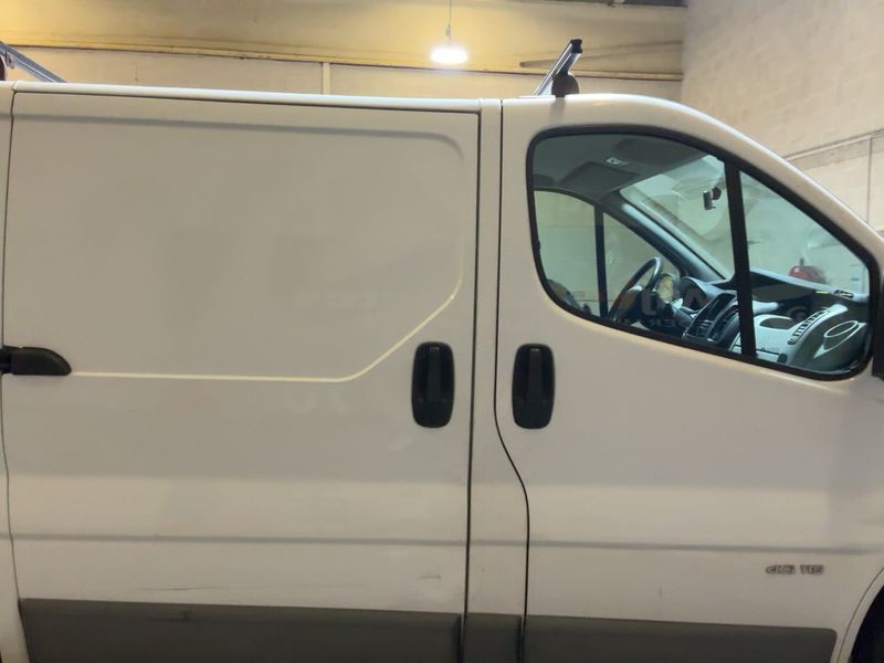 Renault Trafic 2.0 dCi L1H2 2,9t 2012 – снимка на щета