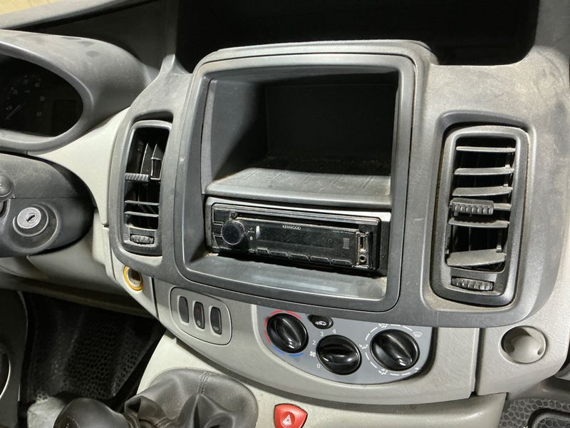 Renault Trafic 2.0 dCi L1H2 2,9t 2012 – снимка на щета