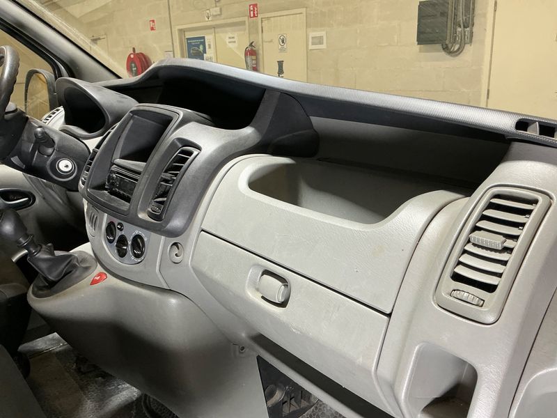Renault Trafic 2.0 dCi L1H2 2,9t 2012 – снимка на щета