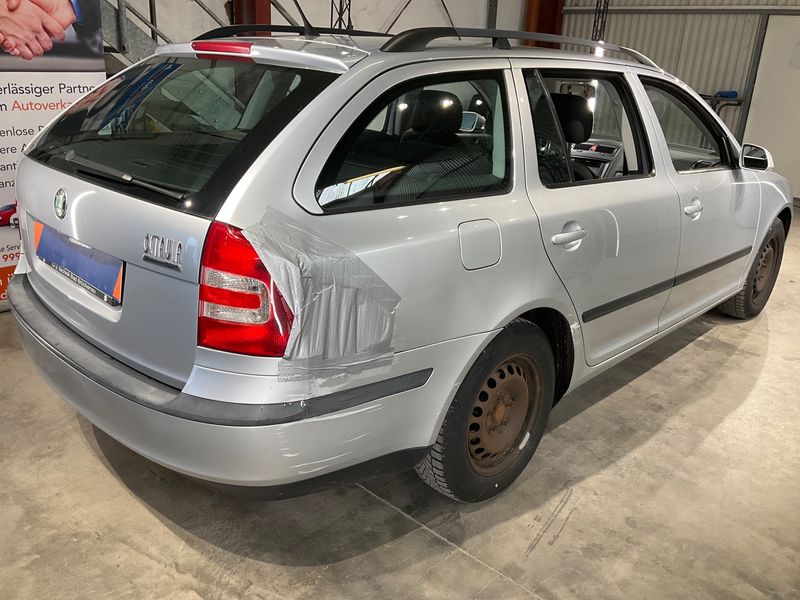 Skoda Octavia 1.9 TDI Elegance 2010 – снимка 2