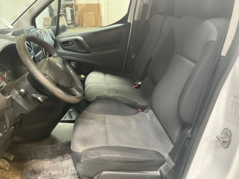 Peugeot Partner 1.6 Blue-HDi L1 Premium Pack 2017 – снимка 28