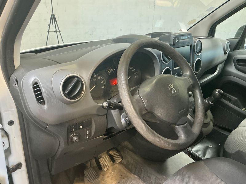 Peugeot Partner 1.6 Blue-HDi L1 Premium Pack 2017 – снимка 27