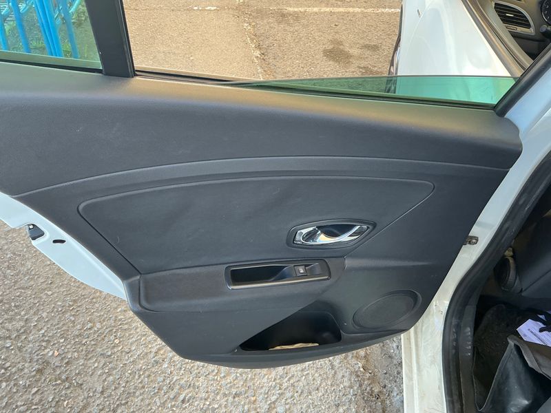 Renault Megane 1.5 dCi Limited 2014 – снимка 24