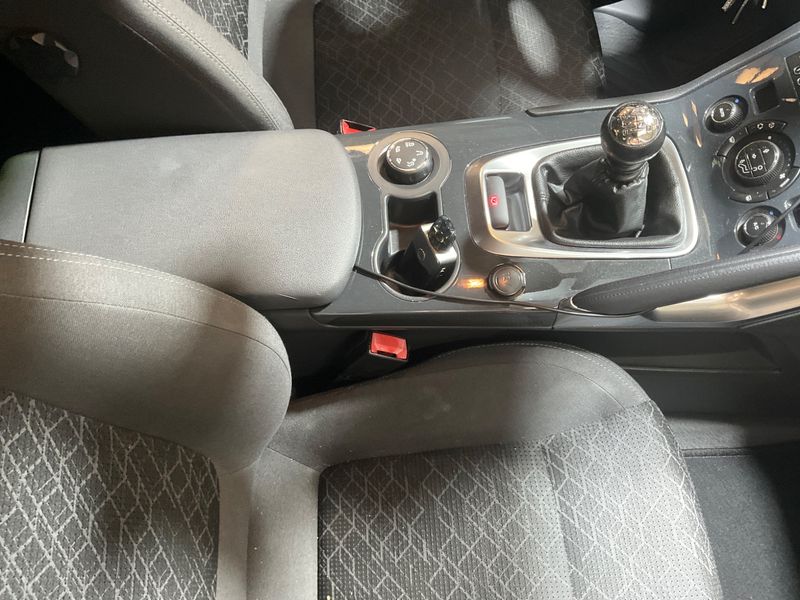 Peugeot 3008 2.0 Blue-HDi Active Business 2016 – снимка 34