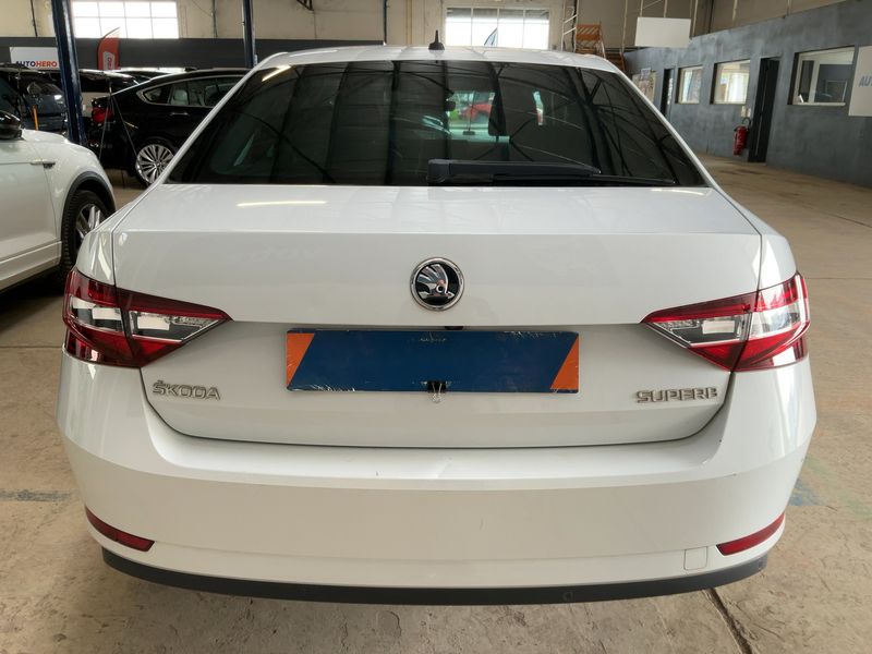 Skoda Superb 2.0 TDI Laurin & Klement 2017 – снимка 7