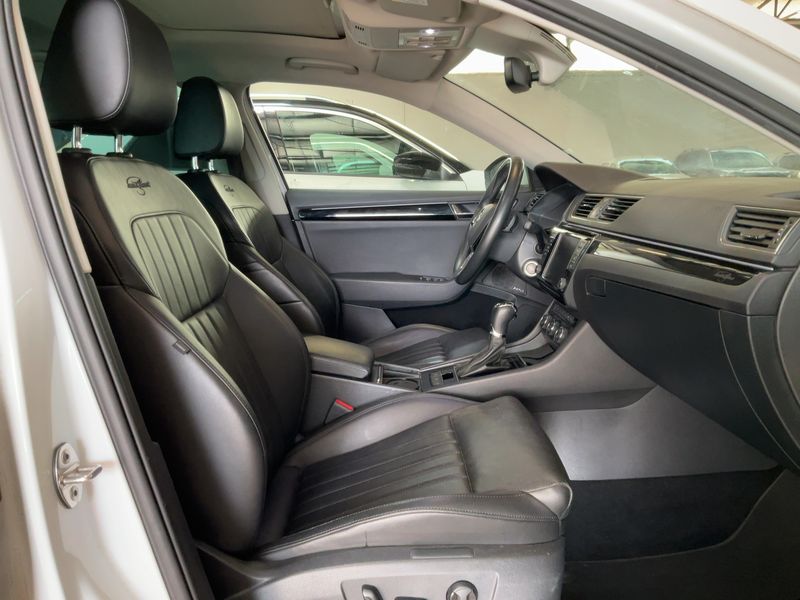 Skoda Superb 2.0 TDI Laurin & Klement 2017 – снимка 16