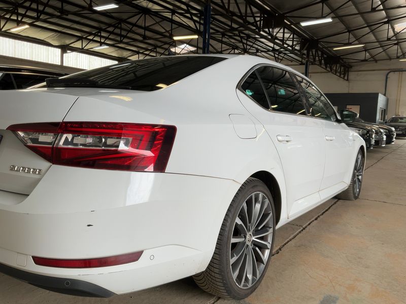 Skoda Superb 2.0 TDI Laurin & Klement 2017 – снимка 8