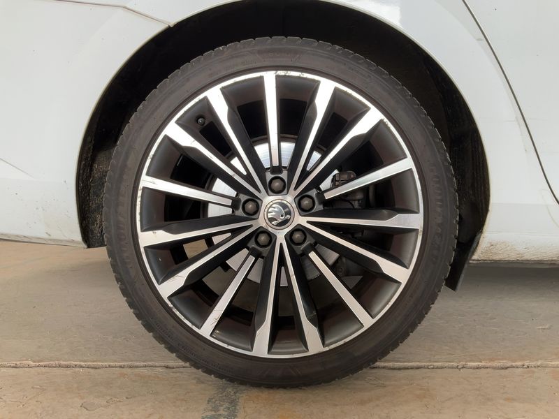 Skoda Superb 2.0 TDI Laurin & Klement 2017 – снимка 9