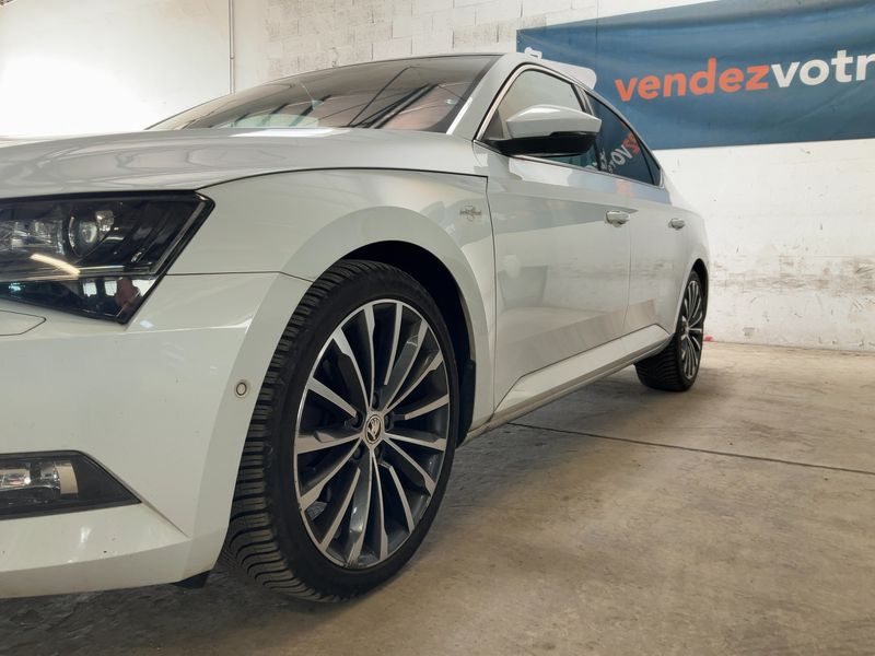 Skoda Superb 2.0 TDI Laurin & Klement 2017 – снимка 2