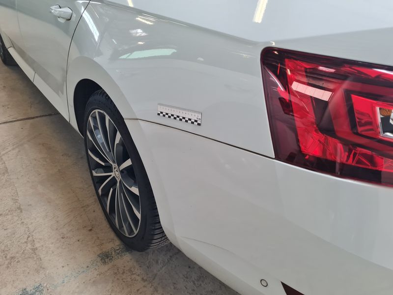 Skoda Superb 2.0 TDI Laurin & Klement 2017 – снимка 32