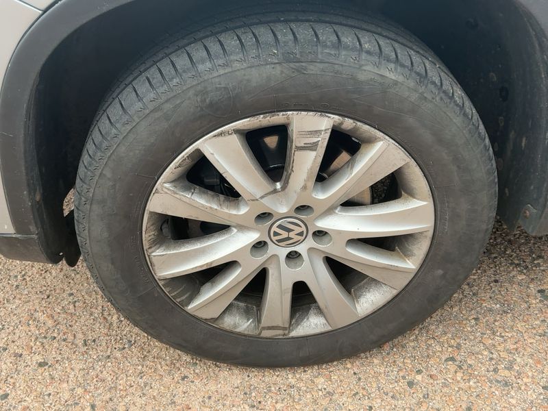 Volkswagen Tiguan 1.4 TSI Sport & Style 4Motion 2011 – снимка 3