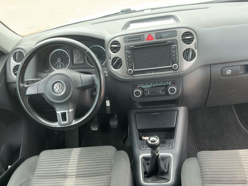 Volkswagen Tiguan 1.4 TSI Sport & Style 4Motion 2011 – снимка 17