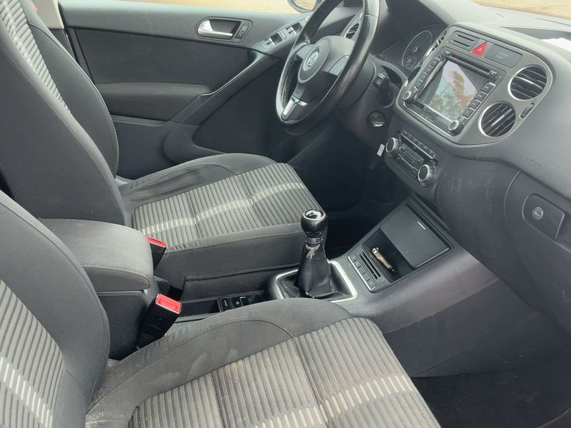 Volkswagen Tiguan 1.4 TSI Sport & Style 4Motion 2011 – снимка 16