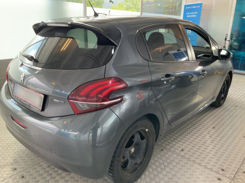 Peugeot 208 1.6 Blue-HDi Style 2016 – снимка 8