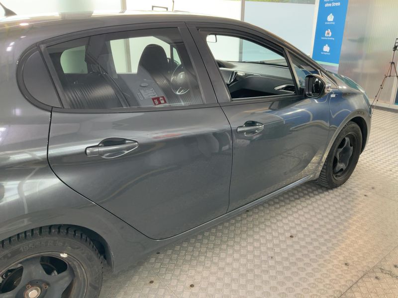 Peugeot 208 1.6 Blue-HDi Style 2016 – снимка 10