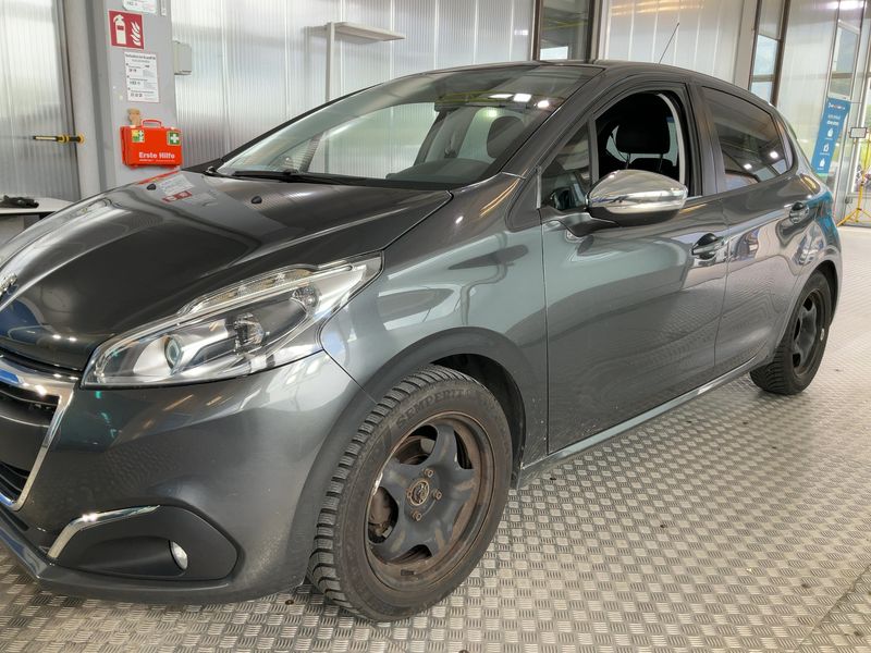Peugeot 208 1.6 Blue-HDi Style 2016 – снимка 2