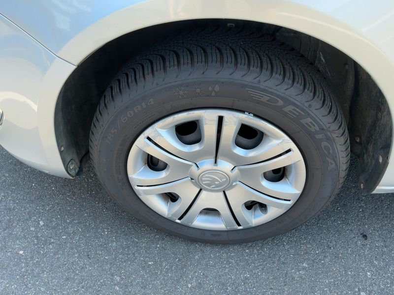 Skoda Fabia 1.2 Cool Edition 2013 – снимка 3