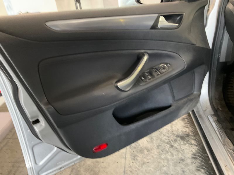 Ford Mondeo 2.0 TDCi Titanium 2013 – снимка 38