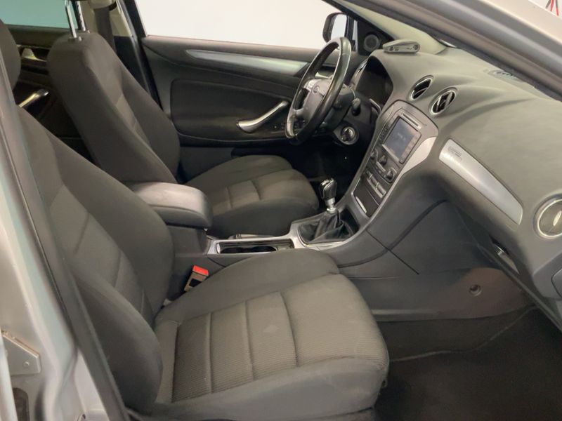 Ford Mondeo 2.0 TDCi Titanium 2013 – снимка 16
