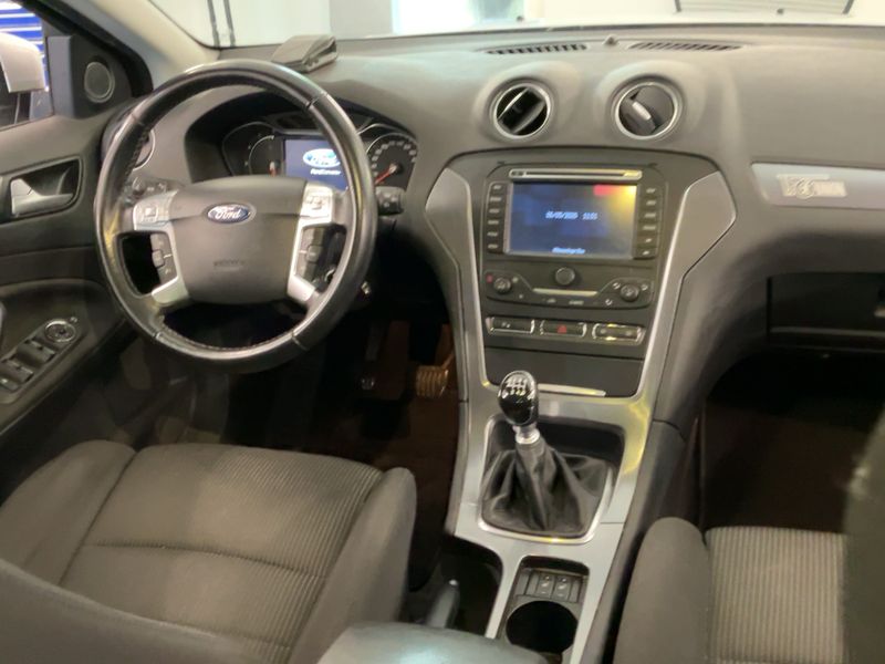 Ford Mondeo 2.0 TDCi Titanium 2013 – снимка 17