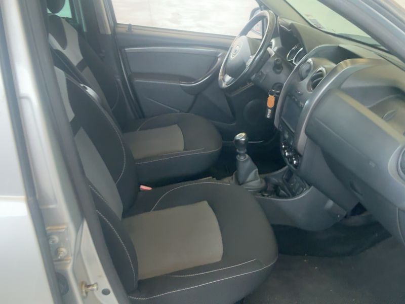 Dacia Duster 1.5 dCi Prestige 4x2 2016 – снимка 16