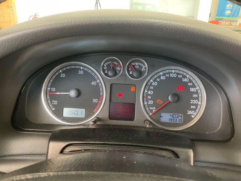Volkswagen Passat 1.9 TDI Edition 2004 – снимка 4