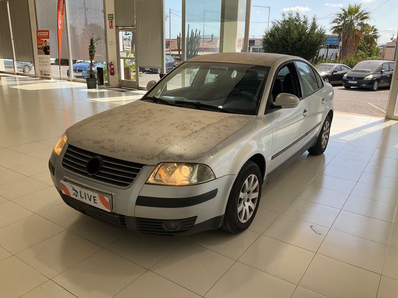 Volkswagen Passat 1.9 TDI Edition 2004 – снимка 1