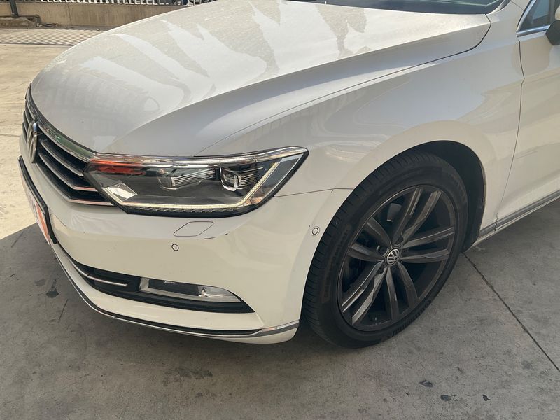 Volkswagen Passat 2.0 TDI Sport BlueMotion Tech 2017 – снимка 41