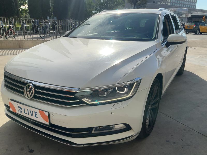 Volkswagen Passat 2.0 TDI Sport BlueMotion Tech 2017 – снимка 1