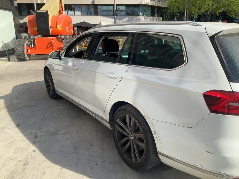 Volkswagen Passat 2.0 TDI Sport BlueMotion Tech 2017 – снимка 4