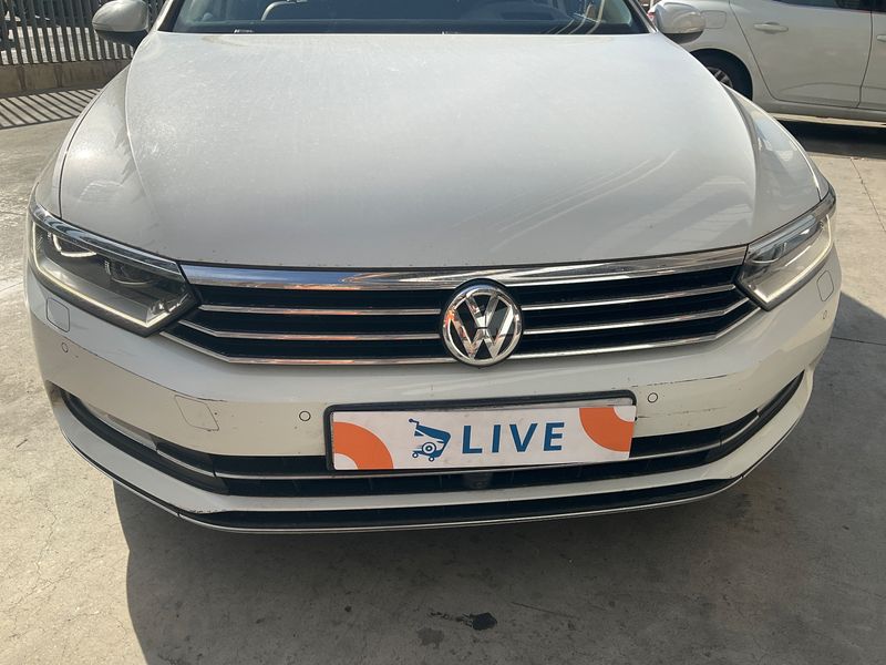 Volkswagen Passat 2.0 TDI Sport BlueMotion Tech 2017 – снимка 40