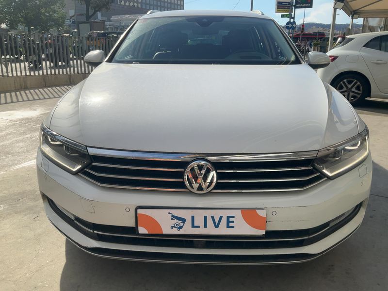 Volkswagen Passat 2.0 TDI Sport BlueMotion Tech 2017 – снимка 14